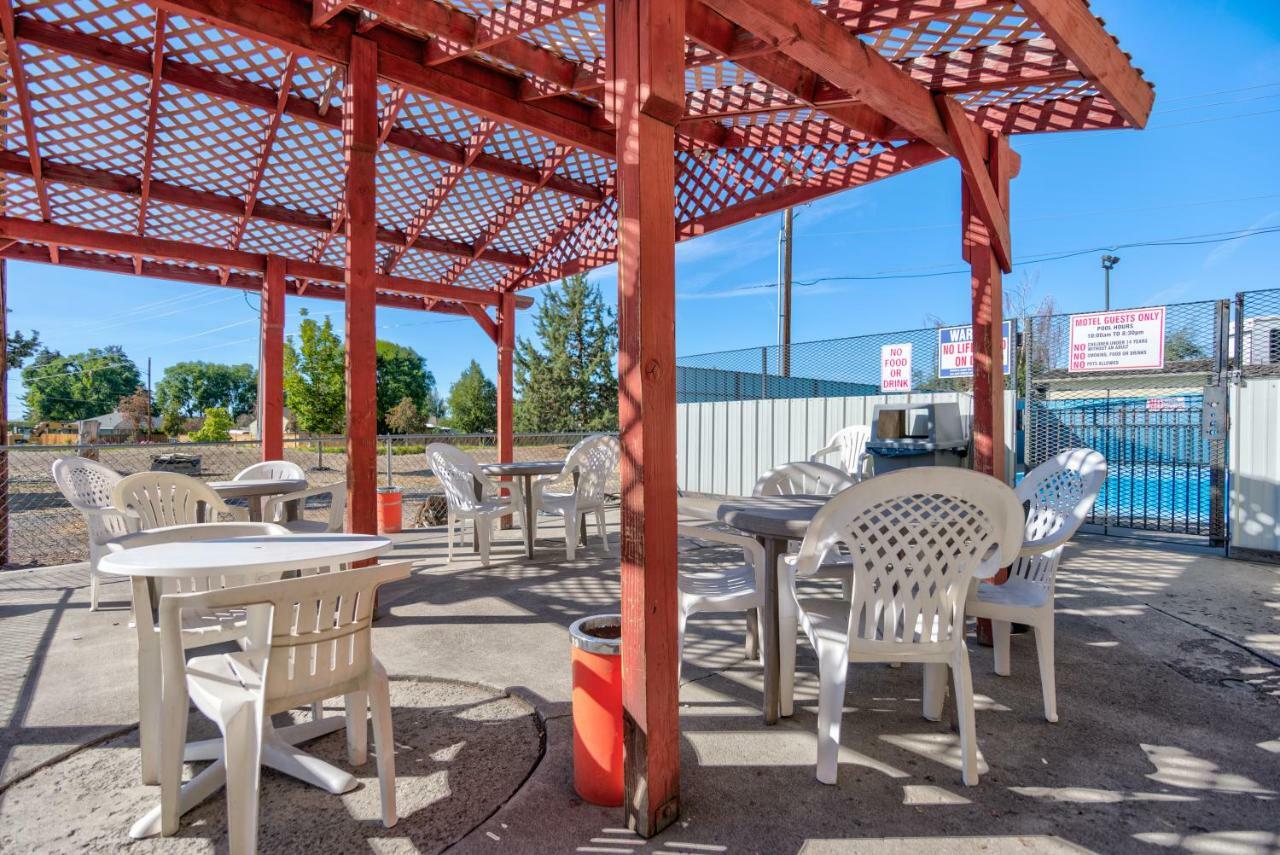 Redmond Inn Εξωτερικό φωτογραφία